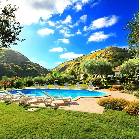 Villa Garden-3